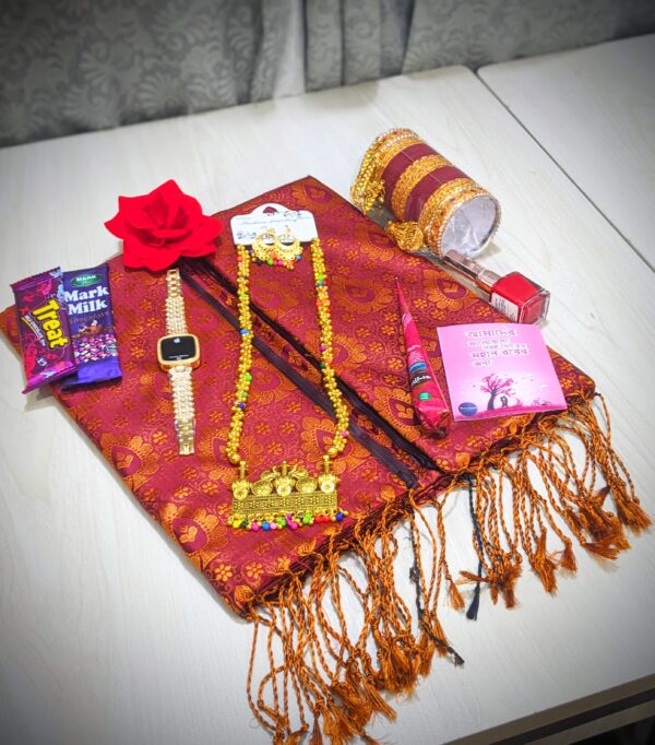 Elegant Saree Gift Combo Set – Perfect Gift Combo for Your Loved Ones!