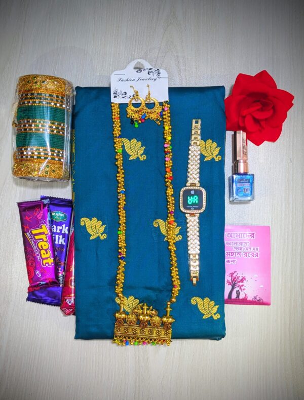 Elegant Saree Gift Combo Set – Perfect Gift Combo for Your Loved Ones!