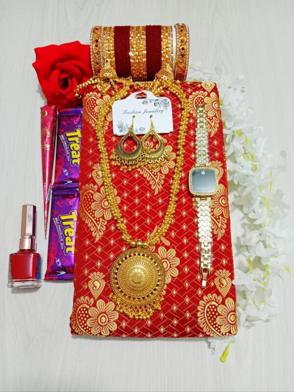 Elegant Saree Gift Combo Set – Perfect Gift Combo for Your Loved Ones!