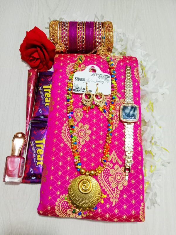 Elegant Saree Gift Combo Set – Perfect Gift Combo for Your Loved Ones!